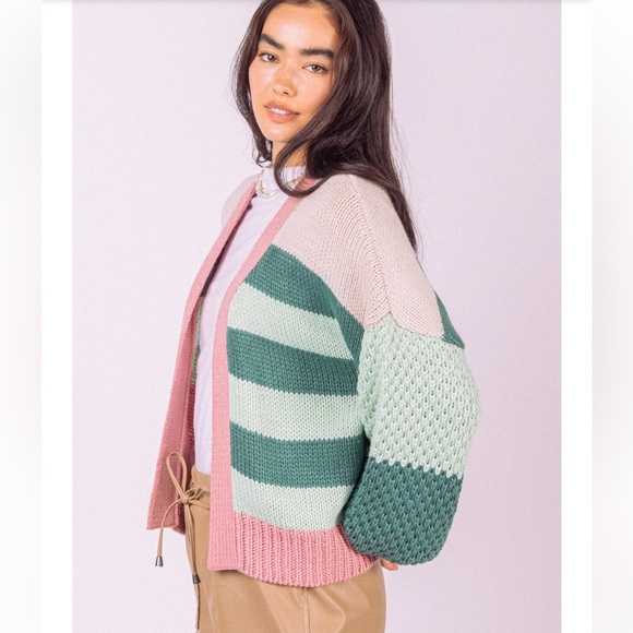 NWT New In Teresa Colorblock Green Pink Knit Cardigan Small - Picture 3 of 4